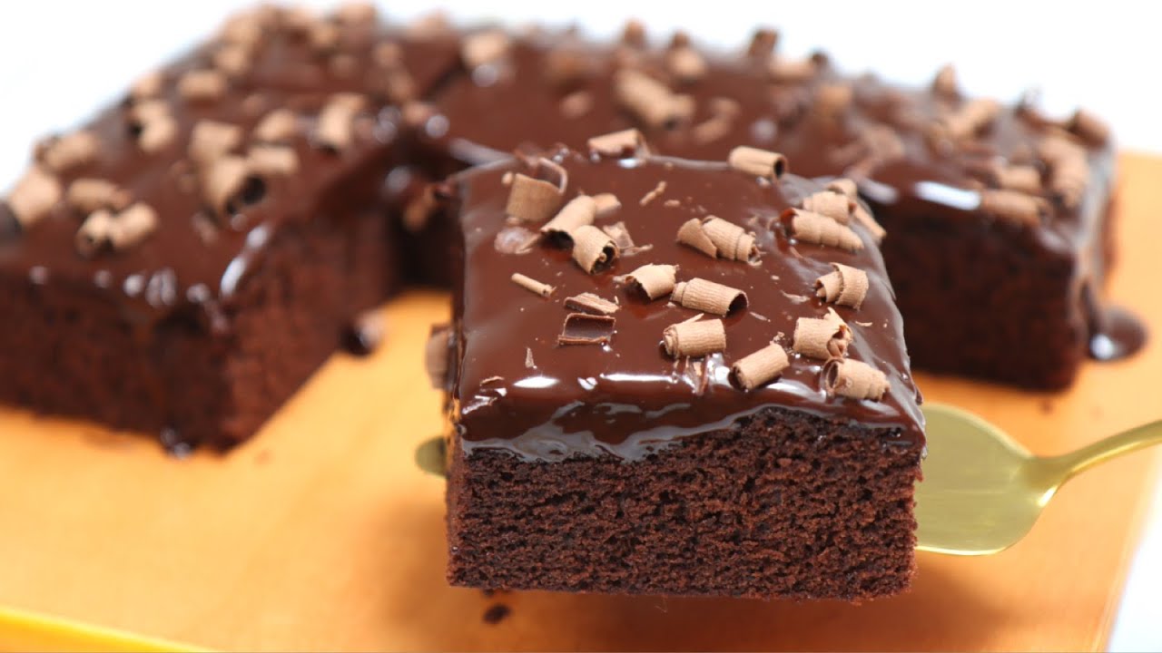 What Are Cakey Chocolate Brownies?